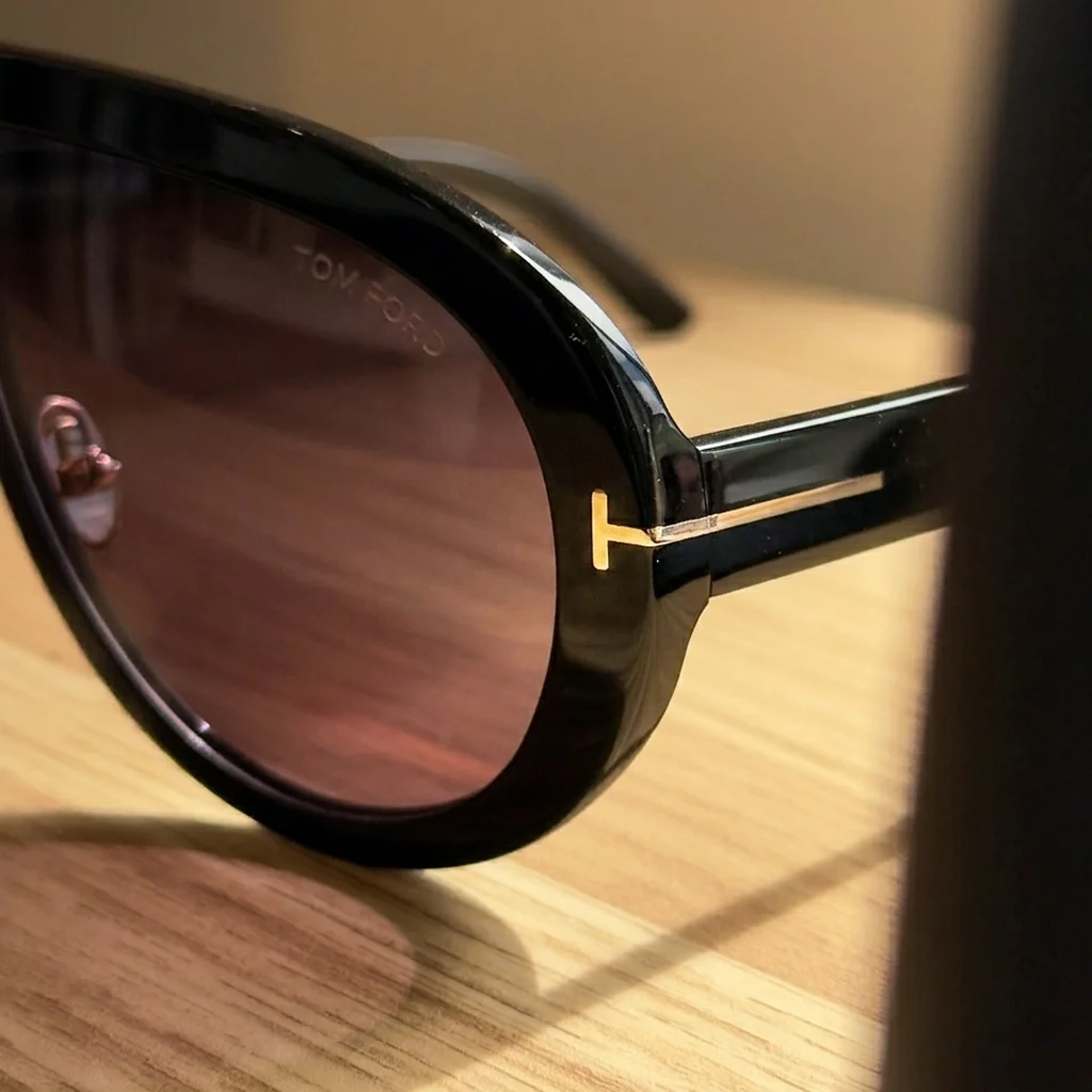 Tom Ford signature T hinge detail