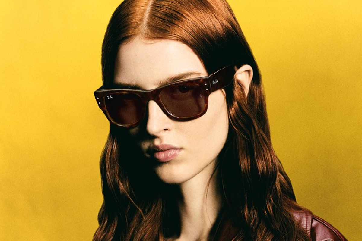 Ray-Ban Aviator gold metal sunglasses with green prescription lenses