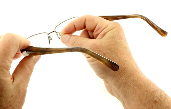 Adjusting glasses nose pads